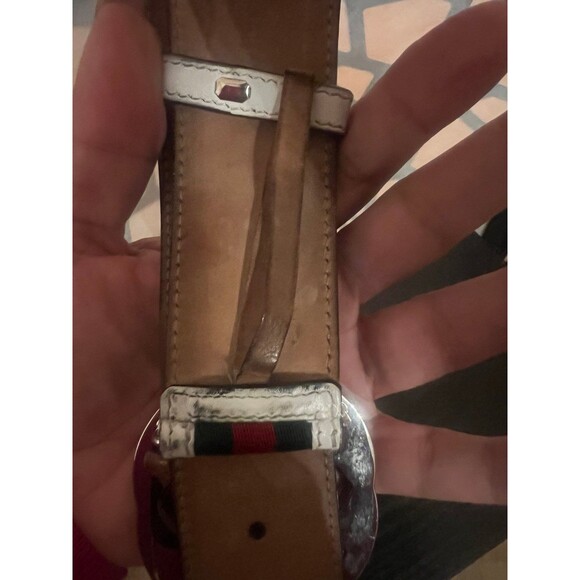 Gucci Web Belt with interlocking G buckle with signature green and red stripe. - Picture 6 of 8